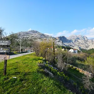 **** krevet i doručak Paklenica Croatia